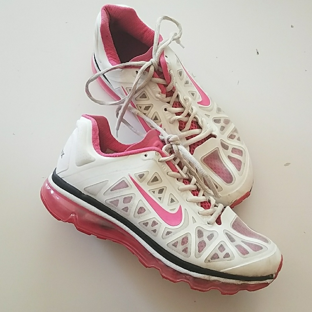 NIKE AIR MAX
